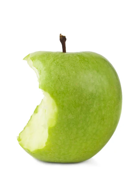 Укушенное зеленое яблоко на белом фоне — стоковое фото