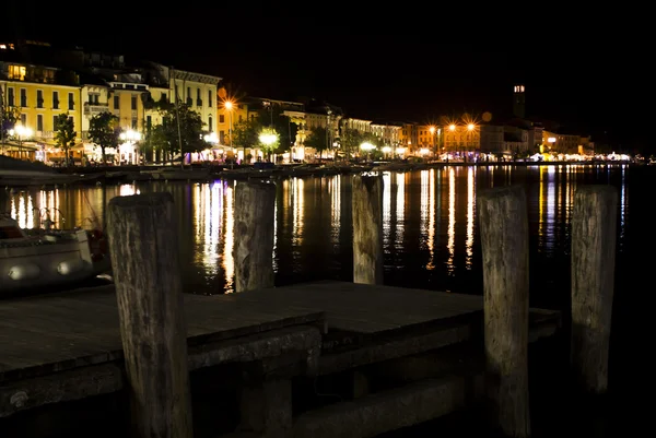 Night view of the Italian city Salo — Stock Photo, Image