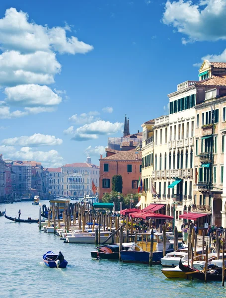 Bela vista do famoso Canal Grande em Veneza, Itália — Fotografia de Stock