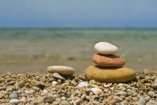 Zen pedras na praia — Fotografia de Stock