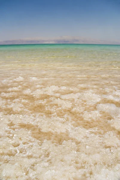 Ölü deniz tuzu doğal mineral oluşumu, dead sea, İsrail. — Stok fotoğraf