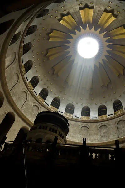 エルサレムの聖墳墓教会の内部 — ストック写真