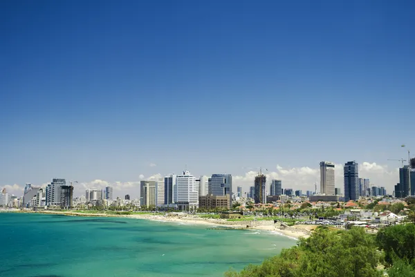 La costa del mare e la vista di Tel Aviv dal Vecchio Giaffa la sera Immagini Stock Royalty Free