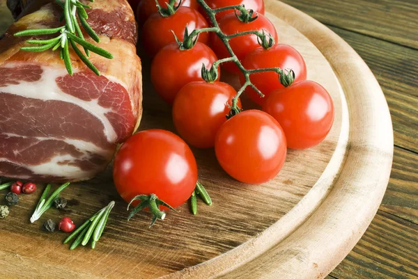 Geräucherter Schinken in Scheiben — Stockfoto