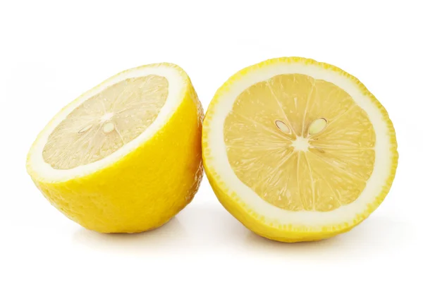 Sitroner isolert på hvite – stockfoto