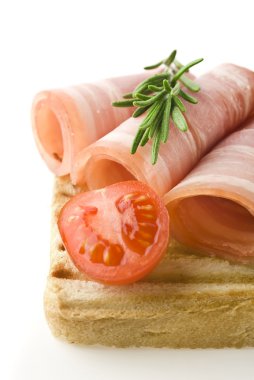 rosemary ile jambon dilimleri