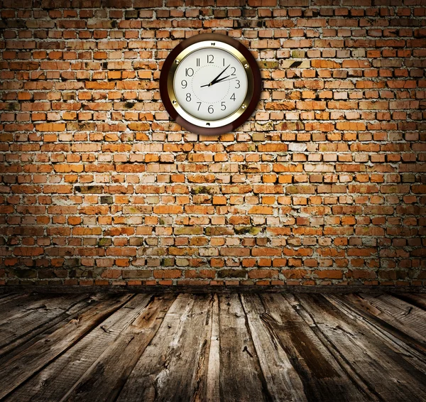 Clock on the Old wall — Stock Photo, Image