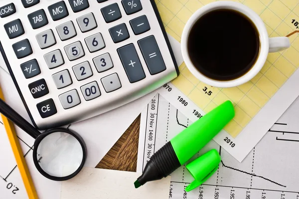 Cup coffee and diagram — Stock Photo, Image