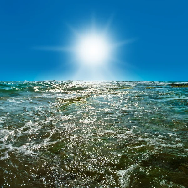 Ondas na superfície do oceano — Fotografia de Stock