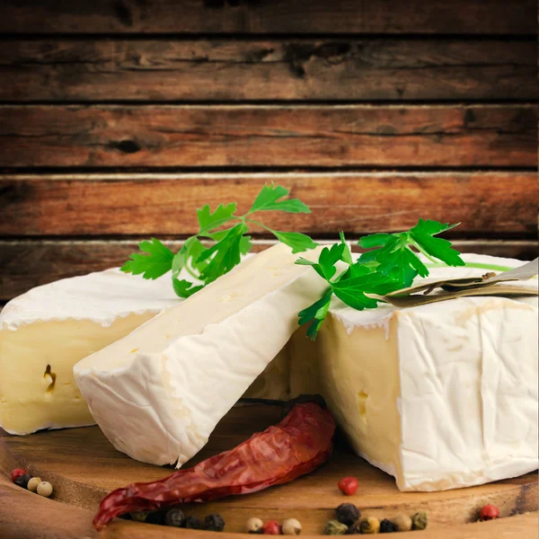 Camembert cheese slice macro shot. Shallow DOF — Stock Photo, Image