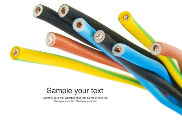 Close-up van een drie-fase elektrische kabel op een witte achtergrond — Stockfoto