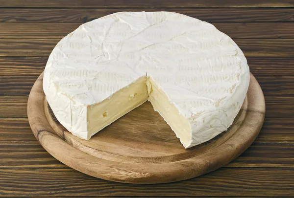 Camembert peyniri dilim makro çekim — Stok fotoğraf