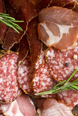 Tütsülenmiş sosis