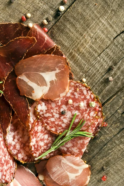 Tütsülenmiş sosis