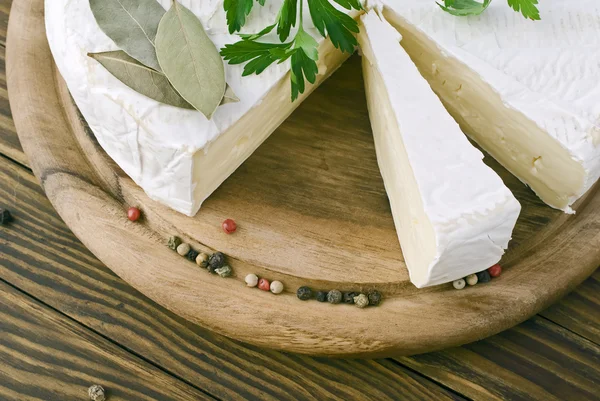 Camembert with spices — Stock Photo, Image