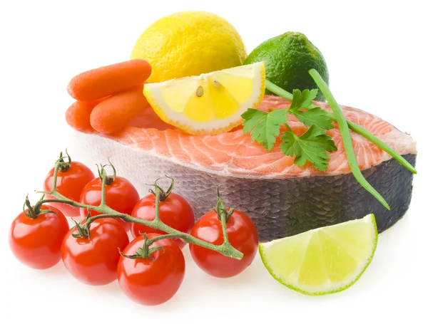 Salmon steak with vegetables — Stock Photo, Image