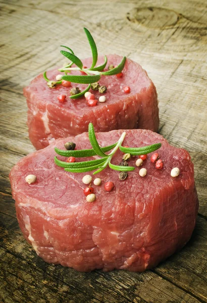 Raw steaks — Stock Photo, Image