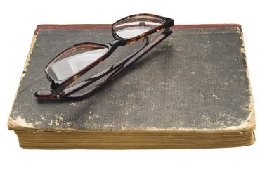 Gözlükleri ile eski kitaplar