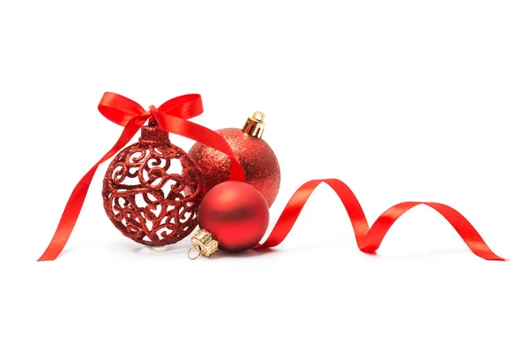 Bauble Rosso Decorazione Natale Con Fiocco Nastro Isolato Sfondo Bianco — Foto Stock