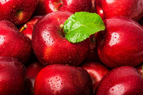 Fondo Manzanas Rojas Con Gotas Agua — Foto de Stock