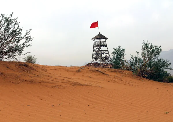 Оглядова вежа в пустелі — стокове фото