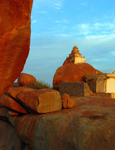 Malyavanta Raghunath Temple on top of rock in Hampi, Karnataka, — Stock Photo, Image