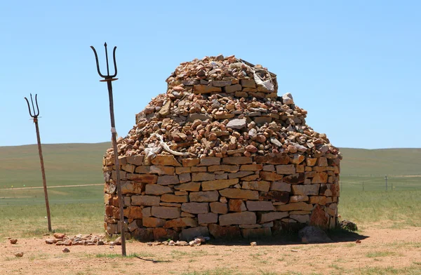 Kamień kopiec w stepy Mongolii wewnętrznej, Chiny — Zdjęcie stockowe