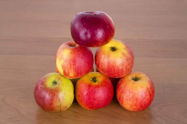 Pyramid of fresh apples — Stock Photo, Image