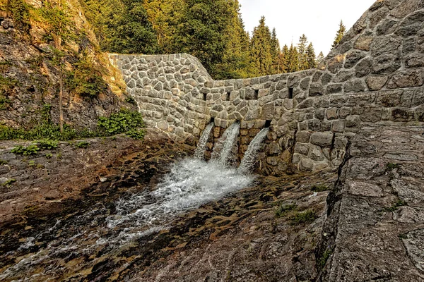 Dam on a stream — Stock Photo, Image