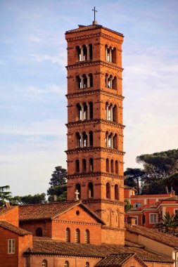 santi giovanni e Paolo Roma Kilisesi'nin Kulesi