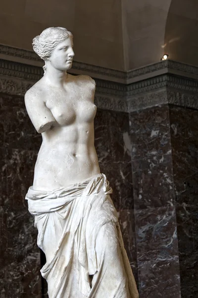 Venus de Milo, en el Louvre, París — Foto de Stock