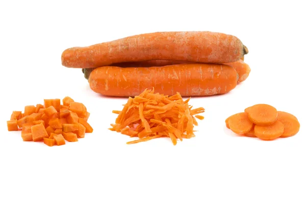Färska morötter med skivor — Stockfoto
