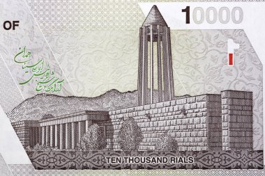 Hamazan 'daki Avicenna Mozolesi İran parasından - riyal