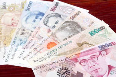 Eski Brezilya parası - Cruzeiro iş geçmişi