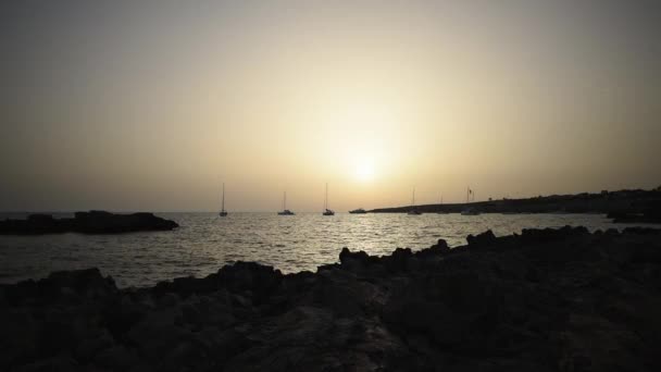 Ανατολή ηλίου στο νησί Formentera, Ισπανία. — Αρχείο Βίντεο