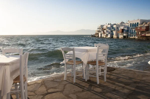 Mesa Bar Espera Clientes Junto Mar Ilha Mykonos Grécia — Fotografia de Stock