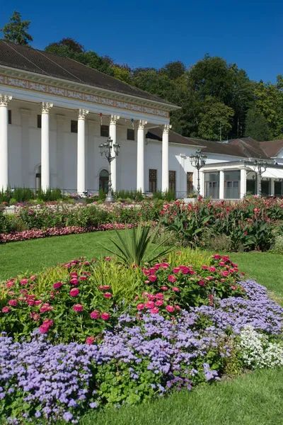 Parterres Fleurs Face Casino Baden Baden Nommé Kurhaus Arbres Ciel — Photo