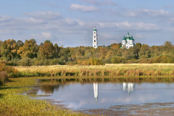 Neighborhood Elabuga Meadow Forest Lake Temple Domes Blue Sky Early — Stock Photo, Image