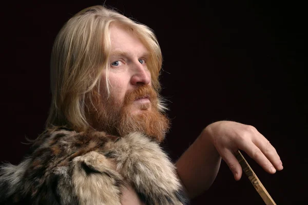 Крупным Планом Портрет Взрослого Мужчины Длинными Волосами Блондинка Рыжей Бородой — стоковое фото