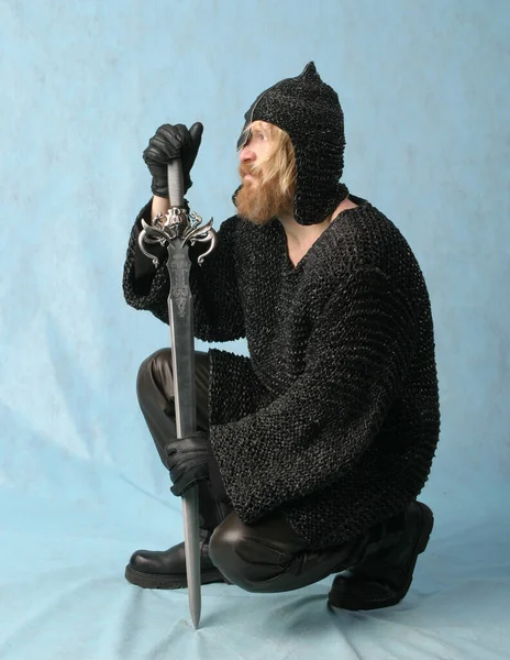 Retrato Hombre Con Barba Bigote Soldado Cota Malla Casco Con — Foto de Stock