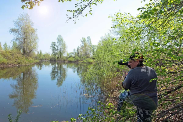 Primavera Fotografo Natura Prende Una Giornata Sole Sulle Rive Del — Foto Stock