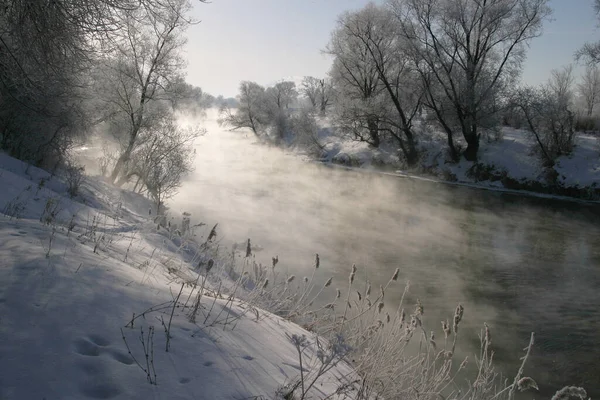 Winterlandschaft Neblig Morgen Auf Dem Fluss Zai — Stockfoto