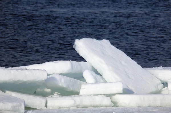 Landschaft Hautnah Eisdrift Auf Dem Fluss Frühling Einem Sonnigen Tag — Stockfoto