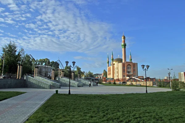 Mezquita Almetyevsk Riza Fakhretdin Nombre Calle Marjani Verano — Foto de Stock