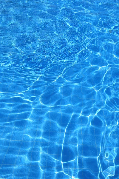 Izolace Azure Vodní Venkovní Bazén Odrazy Slunečního Světla — Stock fotografie