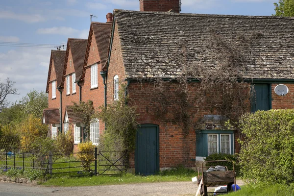 Fila de casas de tijolo, Gloucestershire — Fotografia de Stock