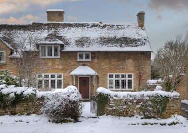 Cotswold yazlık karda