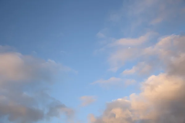 Månen och himmel bakgrund — Stockfoto