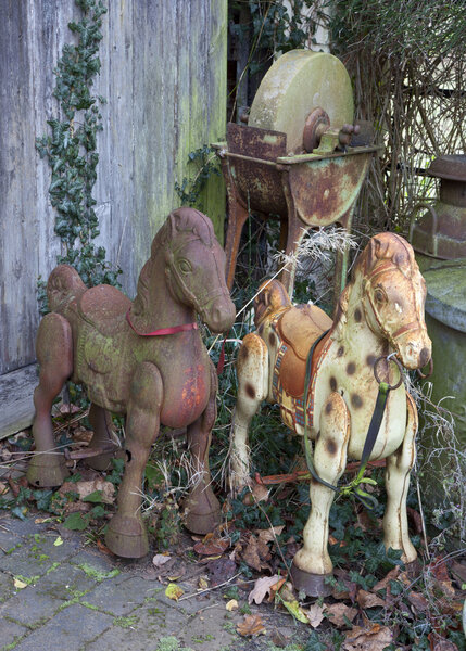 Старые качалки
