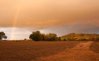 Cotswolds kırsal dramatik gün batımı ile